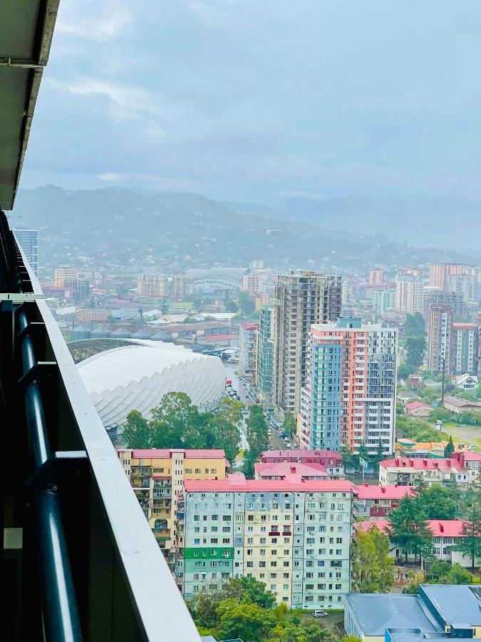 Royal Sea Breeze Apartments Batumi Bagian luar foto