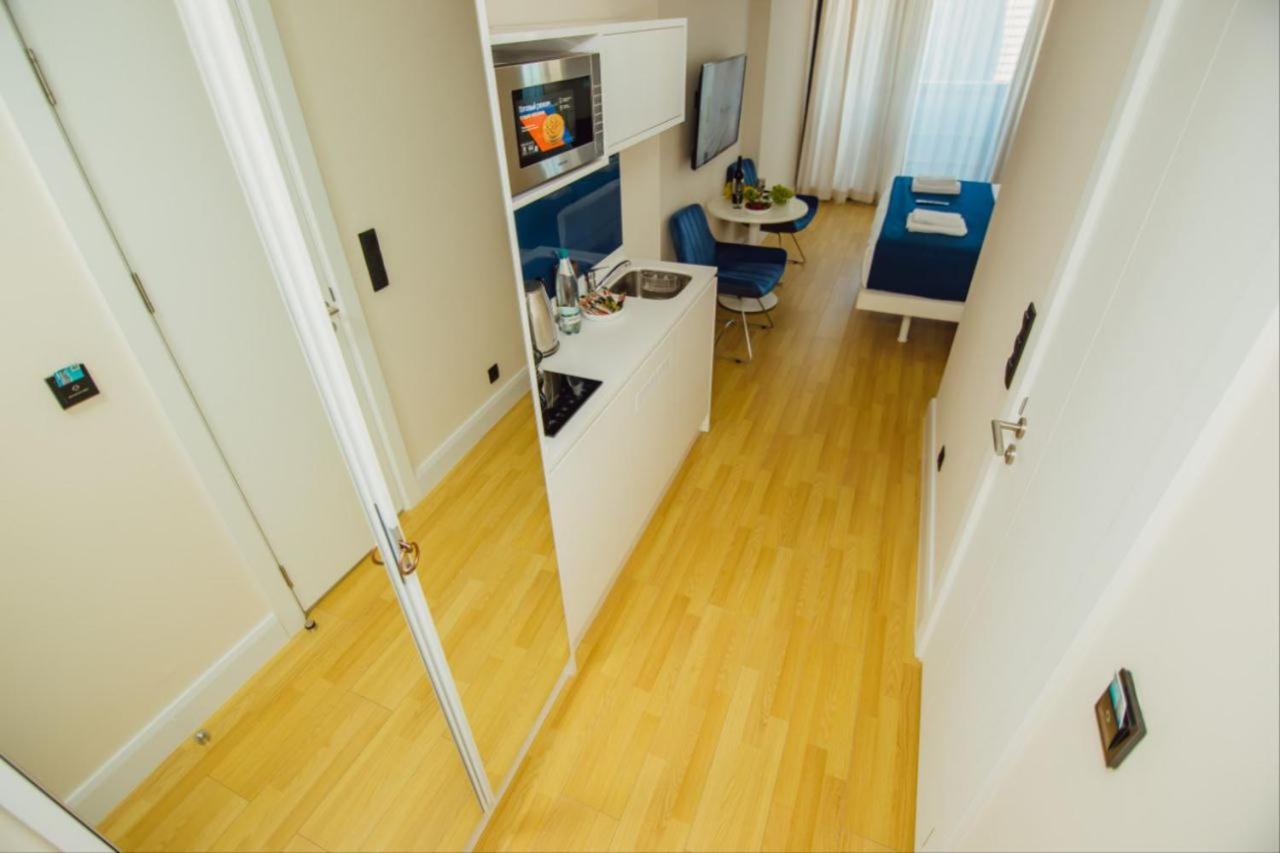 Royal Sea Breeze Apartments Batumi Bagian luar foto