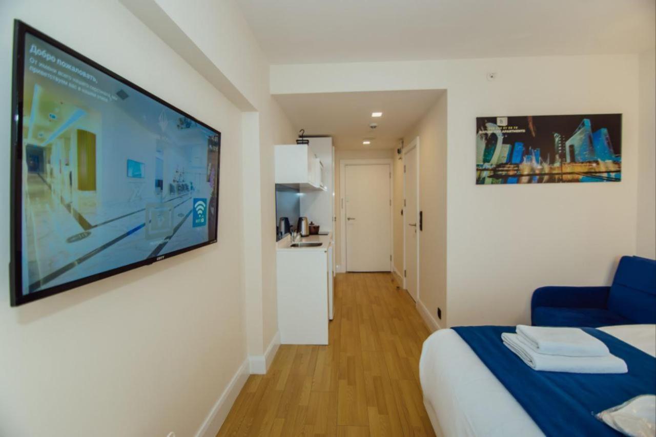 Royal Sea Breeze Apartments Batumi Bagian luar foto