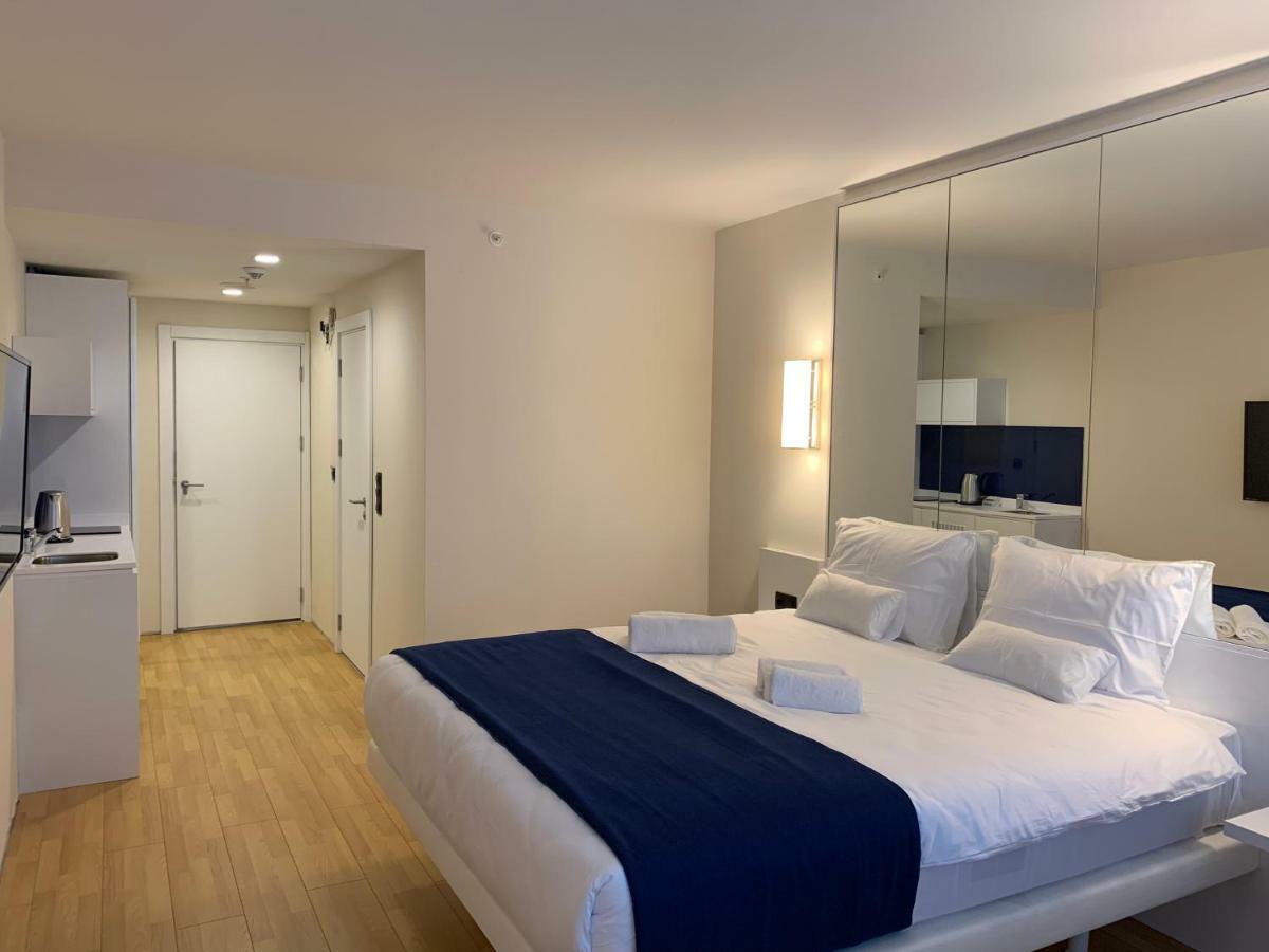 Royal Sea Breeze Apartments Batumi Bagian luar foto